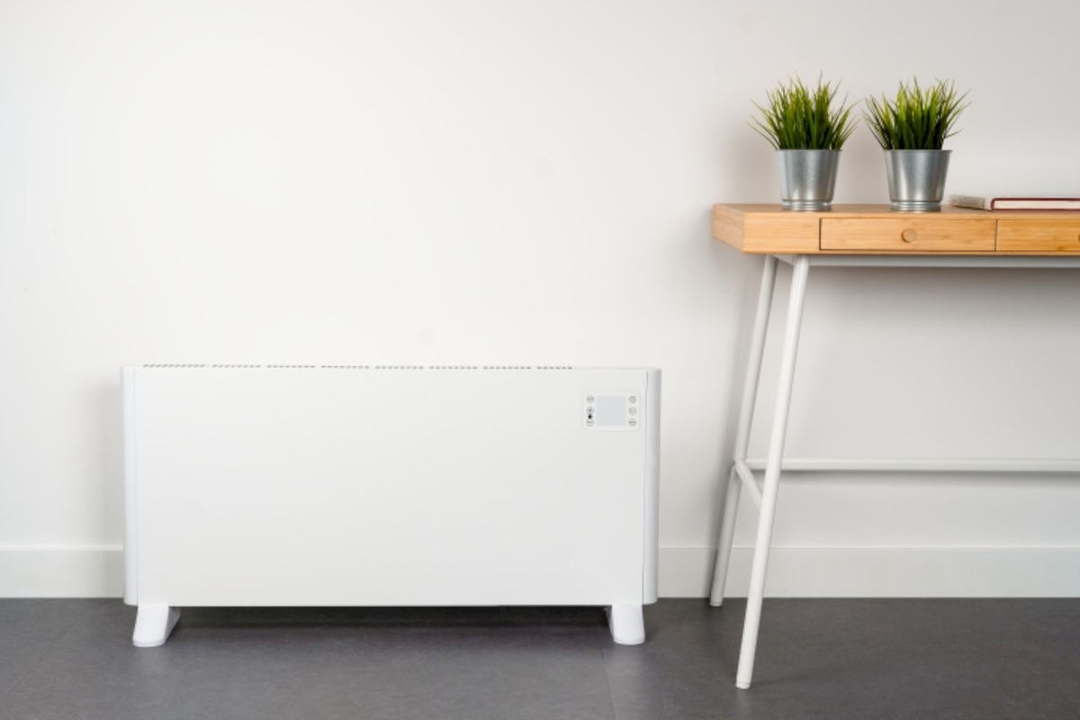 Eurom Alutherm 2000 Wifi elektrische kachel - in werkkamer staand