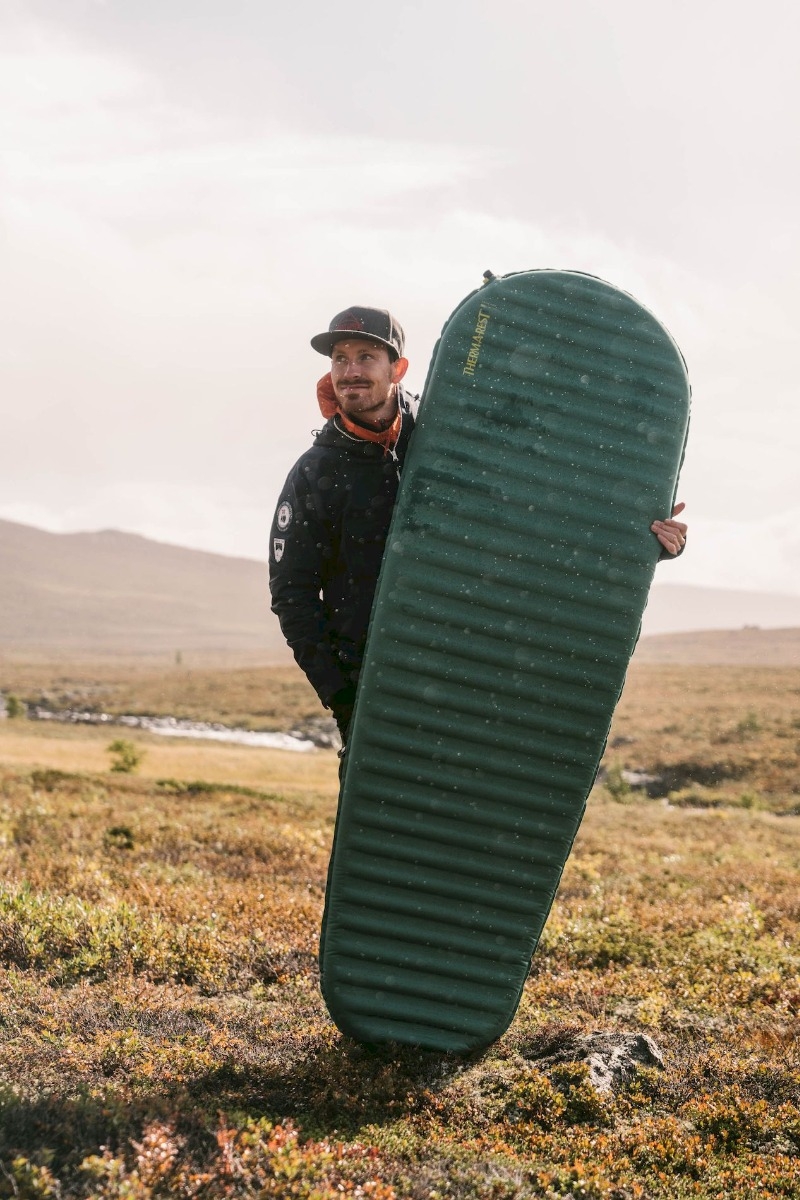 Therm-A-Rest Trail Pro 7.6 L zelfopblazende slaapmat - sfeerbeeld