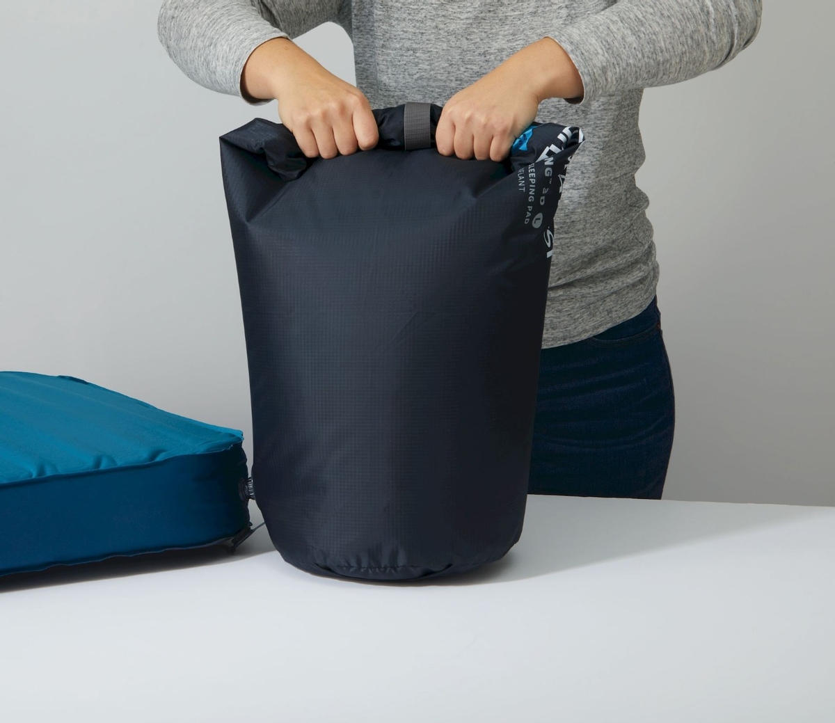 Therm-A-Rest MondoKing 3D 11.0 L zelfopblazende slaapmat - inpakken