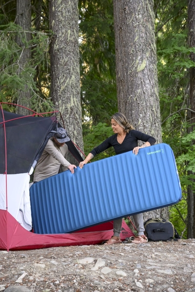 Therm-A-Rest MondoKing 3D 11.0 L zelfopblazende slaapmat - sfeerfoto