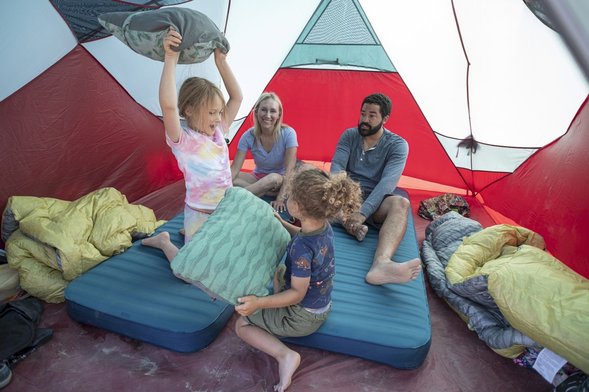 Therm-A-Rest MondoKing 3D 11.0 XW XL zelfopblazende slaapmat - sfeerbeeld