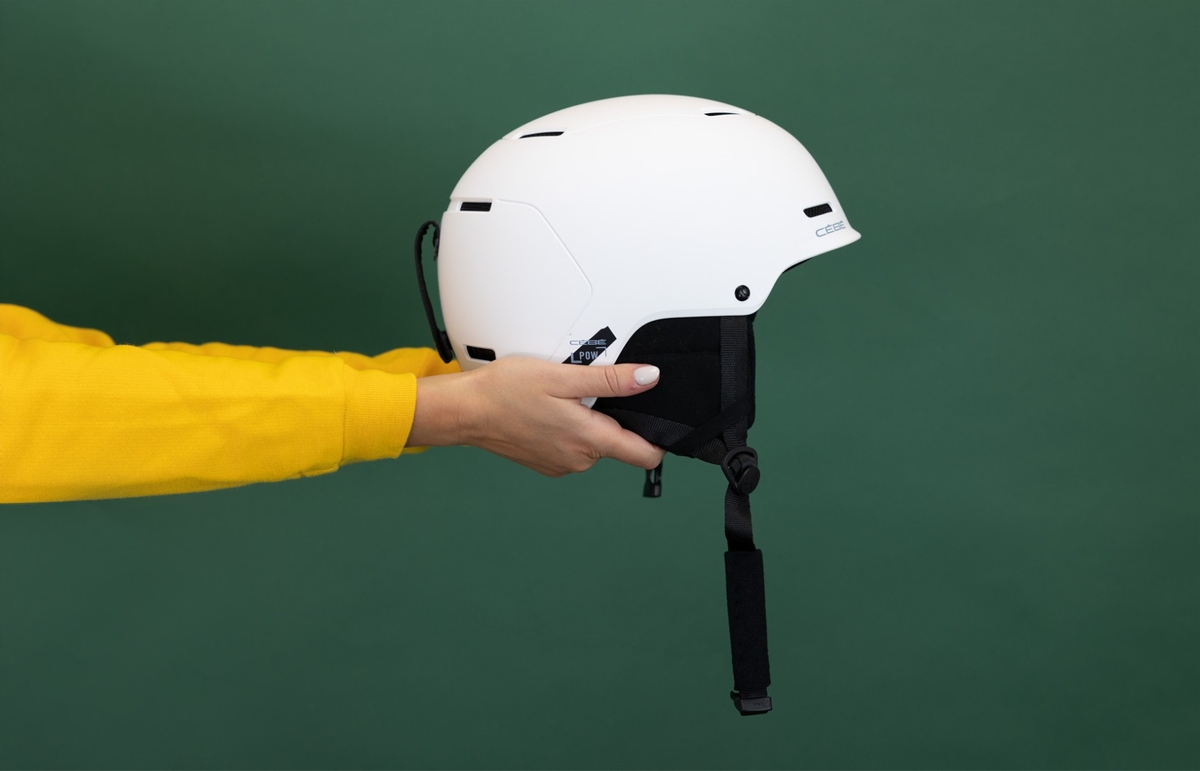 Cébé Pow Lite witte skihelm van de zijkant