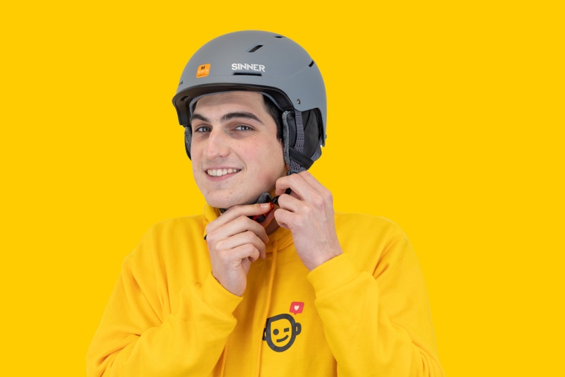 Sinner Whistler skihelm - Grijs op hoofd