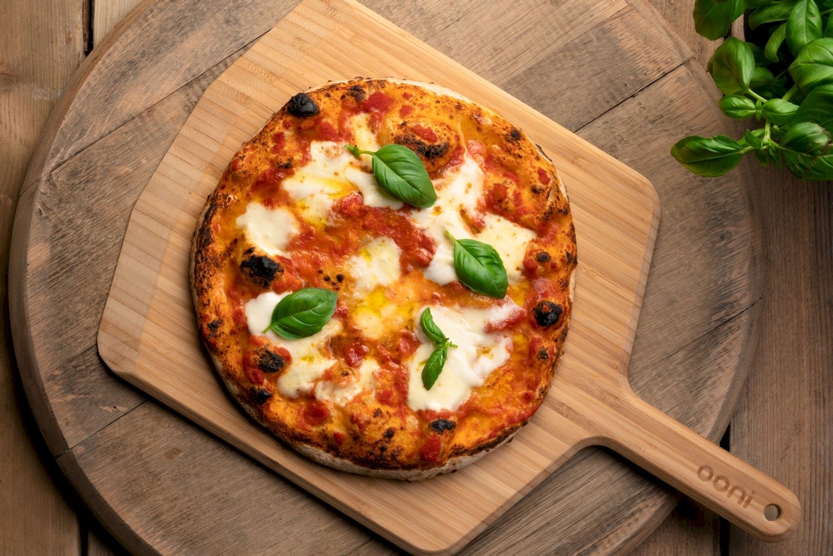 Ooni bamboe pizzaschep 30 cm - serveerplank