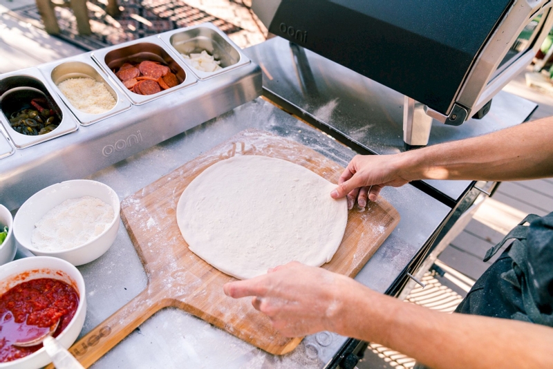 Ooni bamboe pizzaschep 30 cm - pizza bereiden