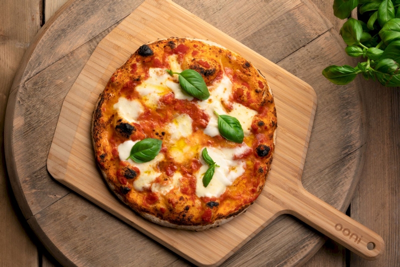 Ooni bamboe pizzaschep 30 cm - serveerplank