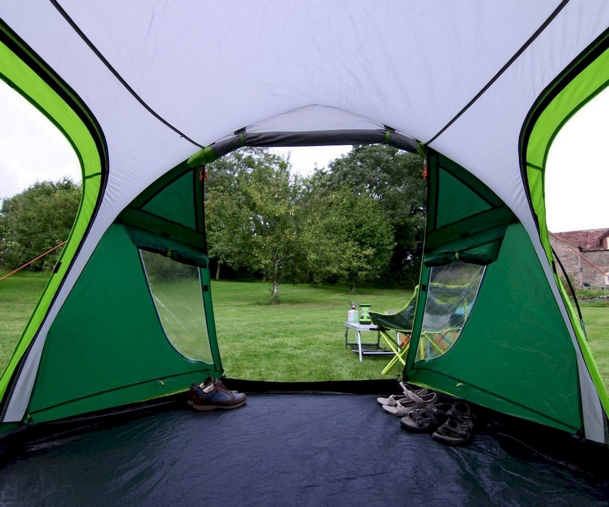 Coleman Chimney Rock Plus Blackout tunneltent 