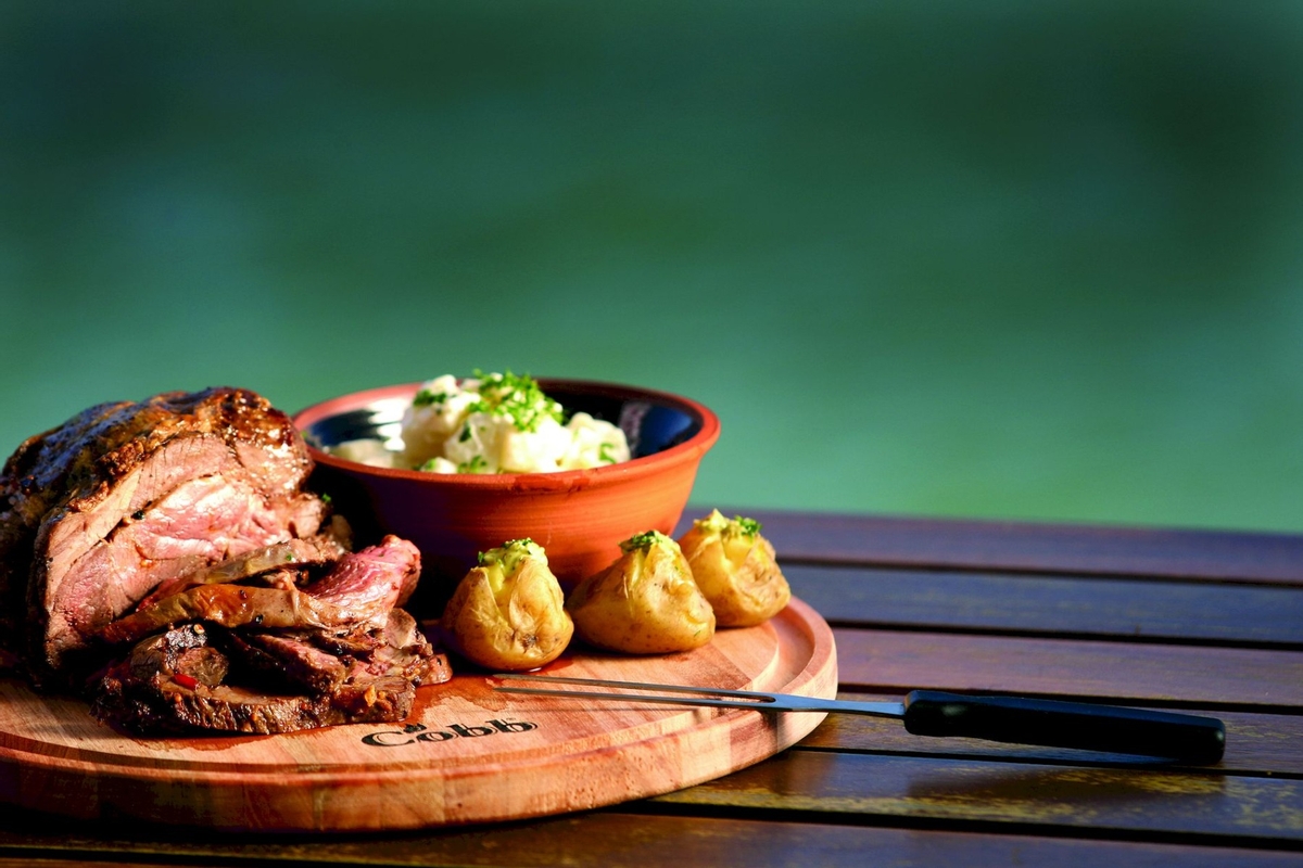 Cobb Pro houtskoolbarbecue - Zwart