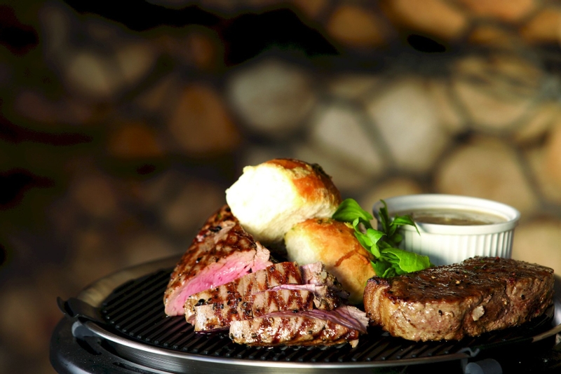 Cobb Pro houtskoolbarbecue - Zwart