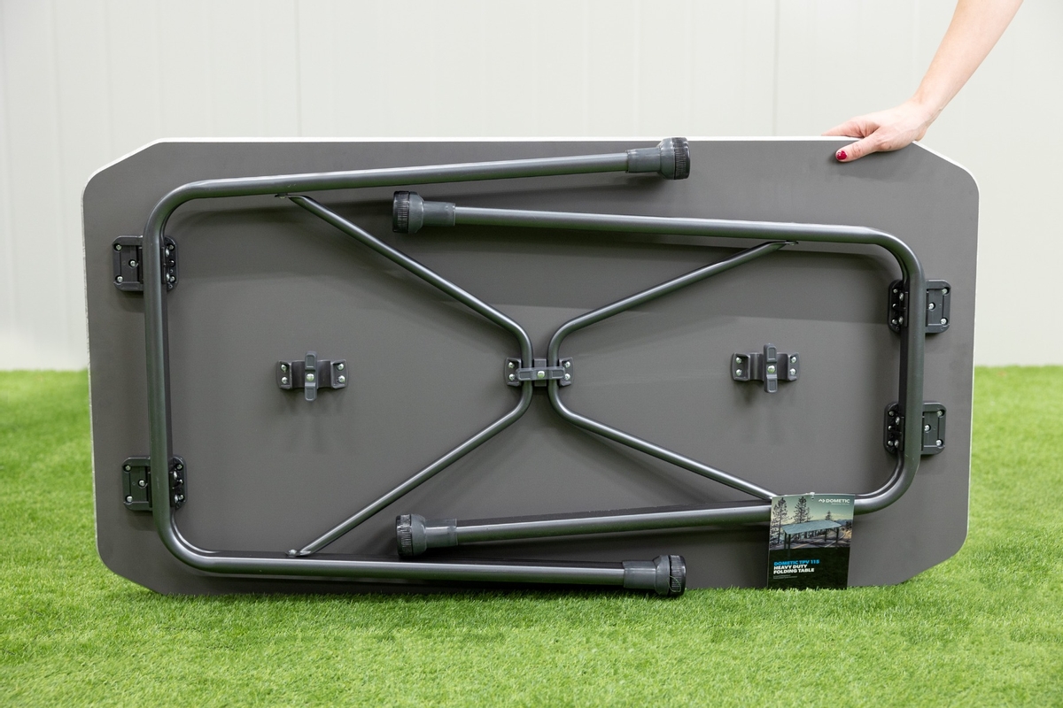 Dometic TPV 80 campingtafel - 80 x 60 cm
onderaanzicht ingeklapt 