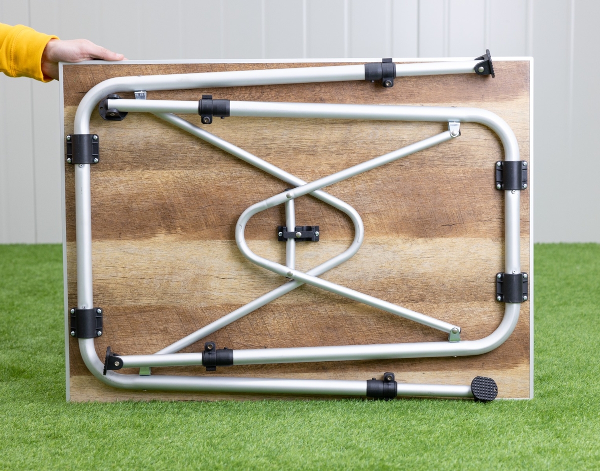 Dometic Zero Light Oak Medium campingtafel - 80 x 60 cm
onderaanzicht ingeklapt 