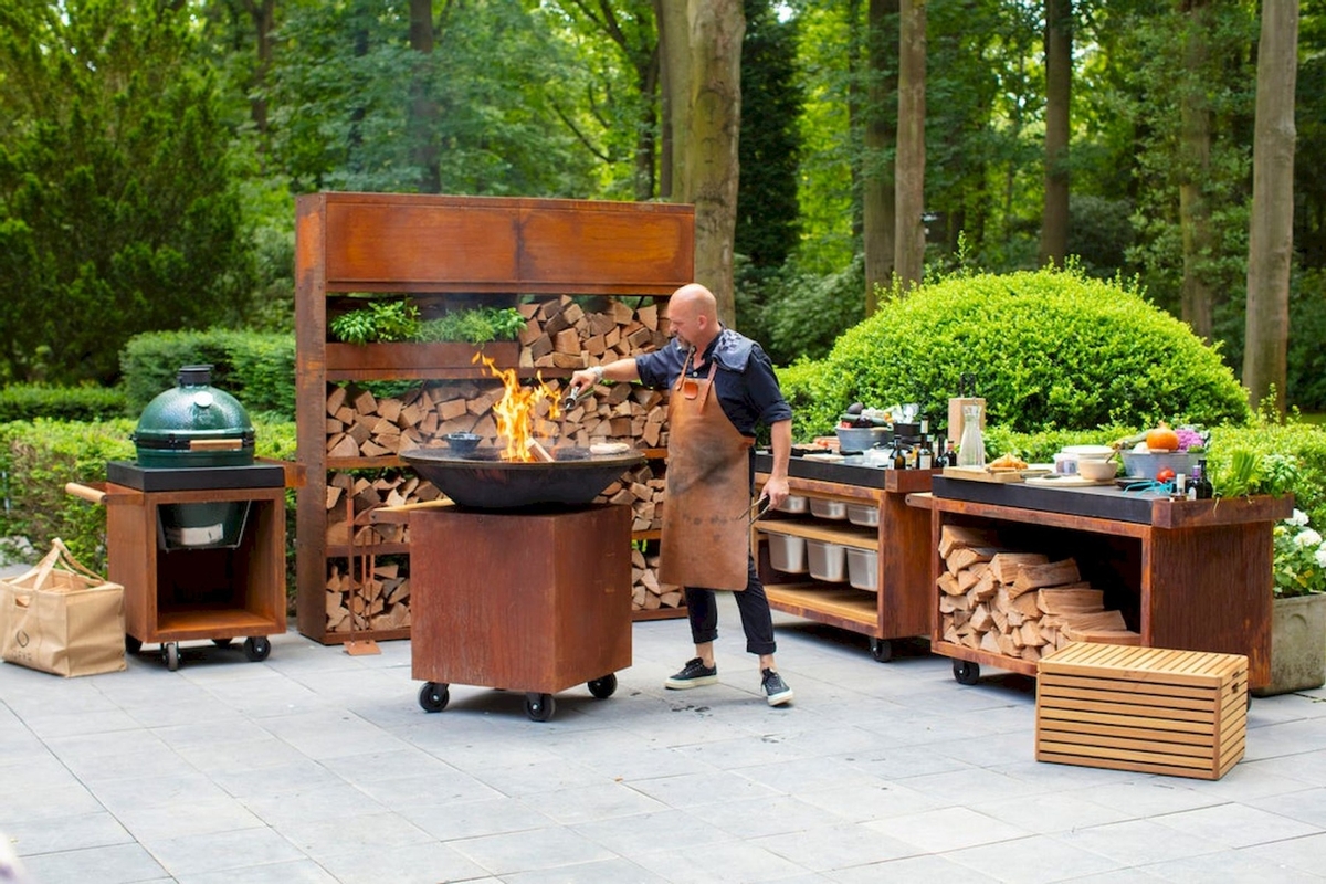 OFYR Kamado Corten 135 PRO Concrete barbecue tafel