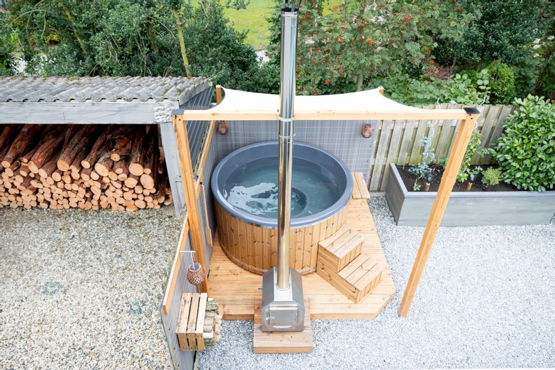 Houtgestookte hottub Extern met filteraansluiting - 6-8 personen - Grijs
