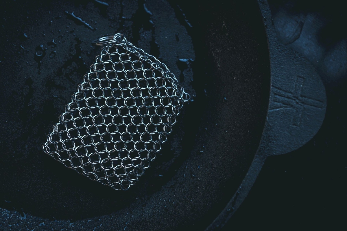 The Windmill schoonmaakringen met handpad voor gietijzeren pannen