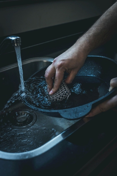 The Windmill schoonmaakringen met handpad voor gietijzeren pannen