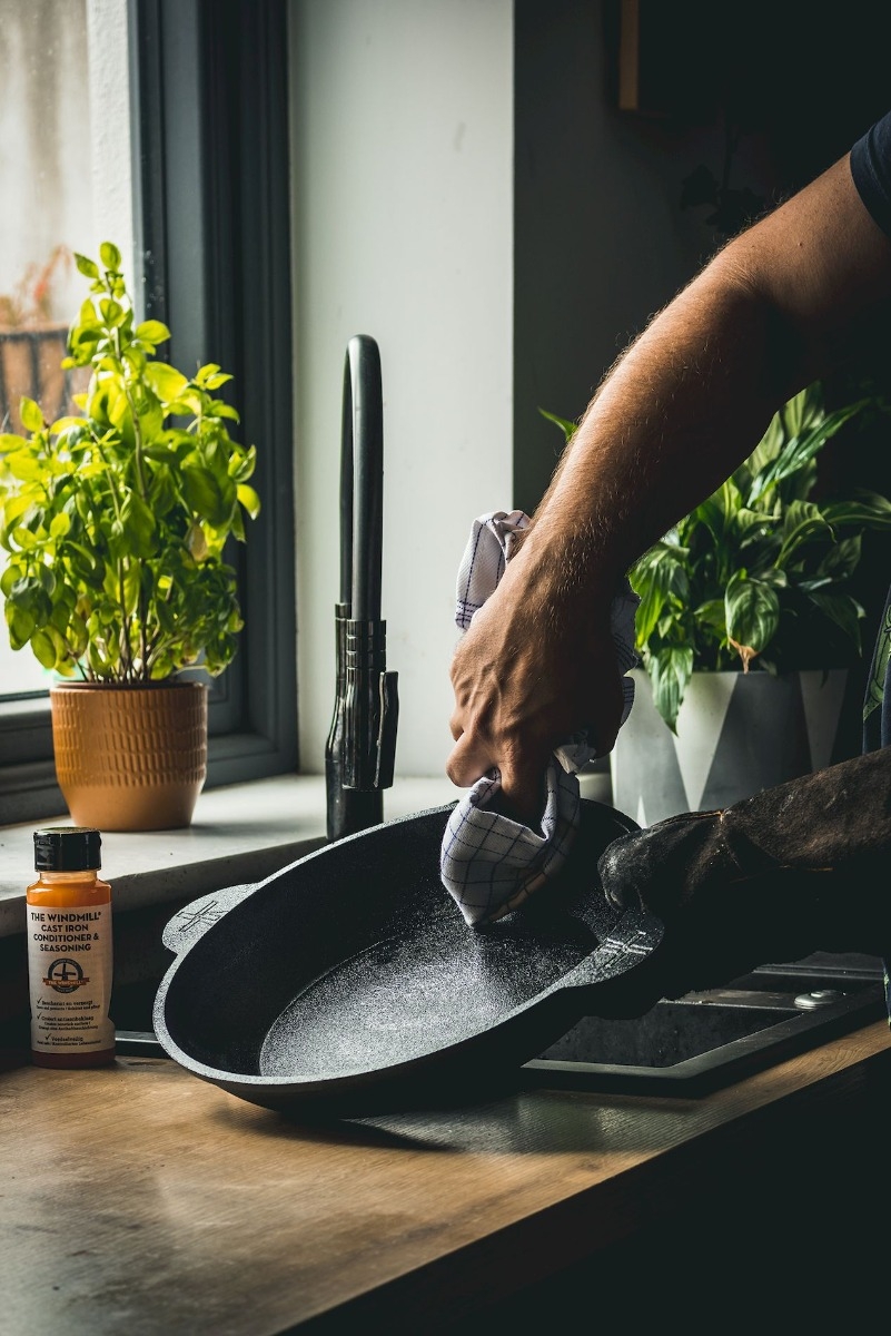 The Windmill conditioner & seasoning voor gietijzeren pannen