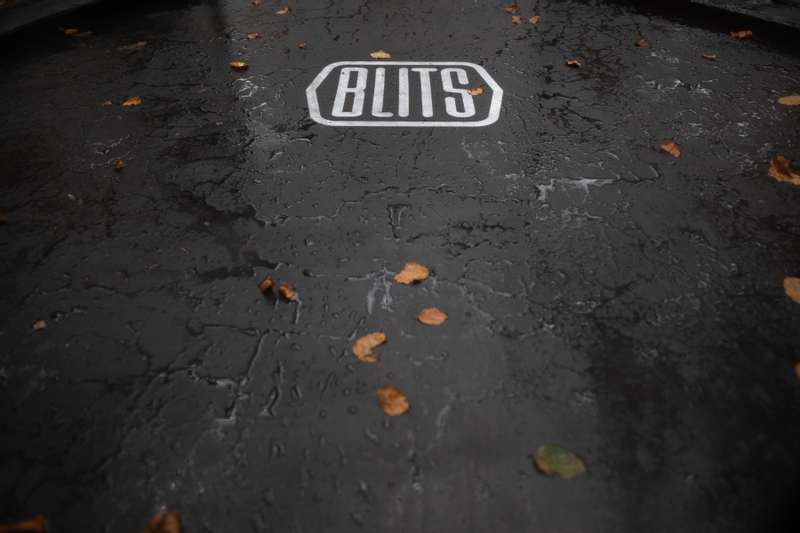 BLITS Urban Sports inground trampoline - Ø 305 cm - Zwart