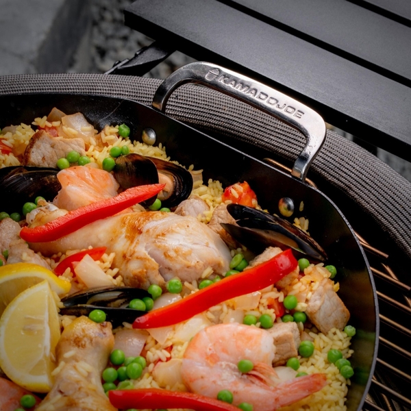 Kamado Joe Karbon Steel Paella Pan - closeup