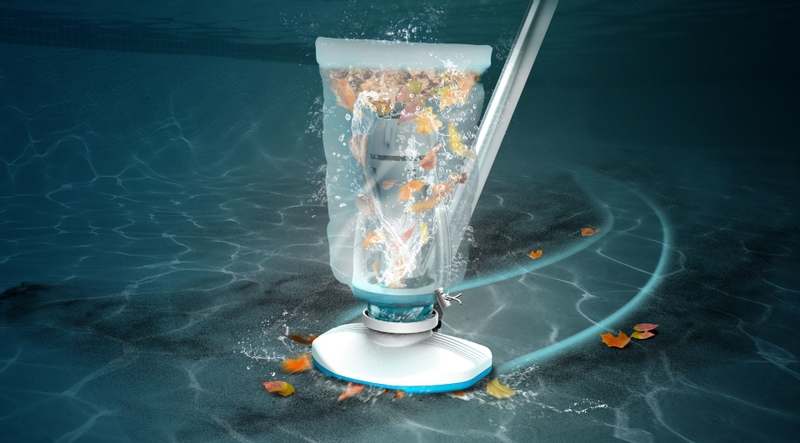 Kokido Telsa Powerblade 20 elektrische zwembadstofzuiger in zwembad