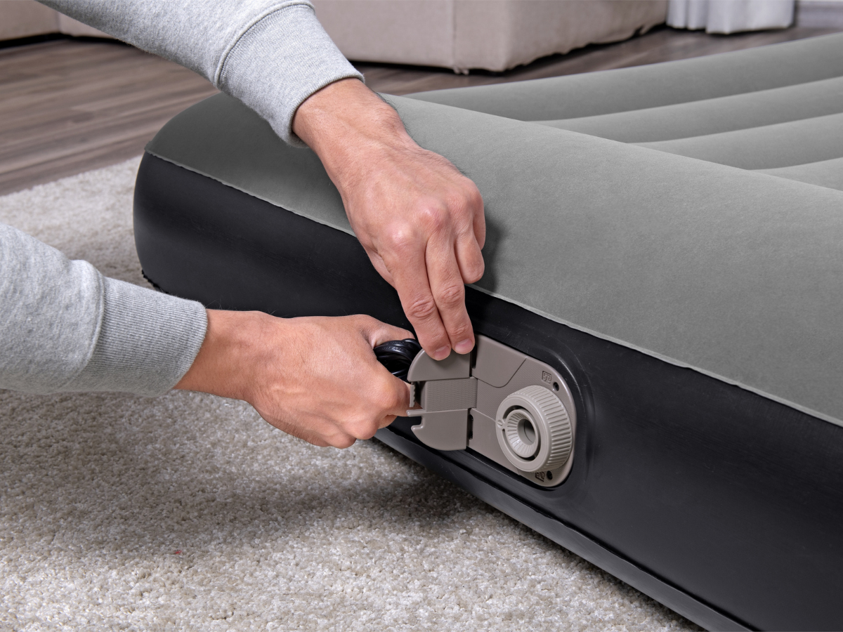 Bestway Tritech luchtbed - 2-persoons (137cm) - Met ingebouwde pomp