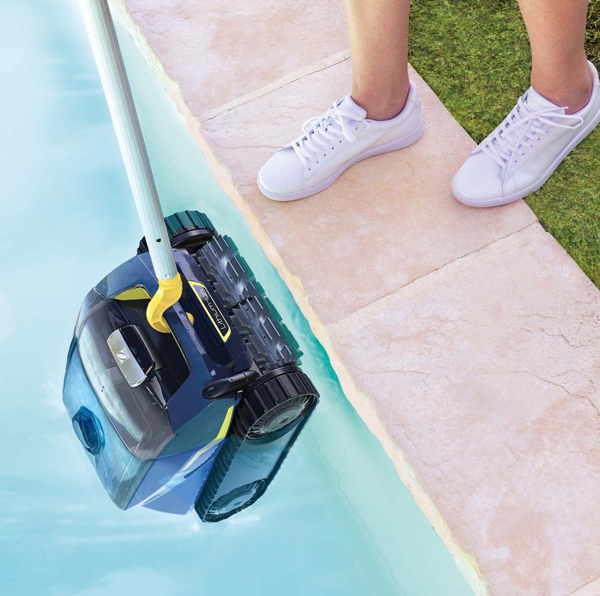 Zodiac Freerider 5400 IQ zwembadrobot - in zwembad doen