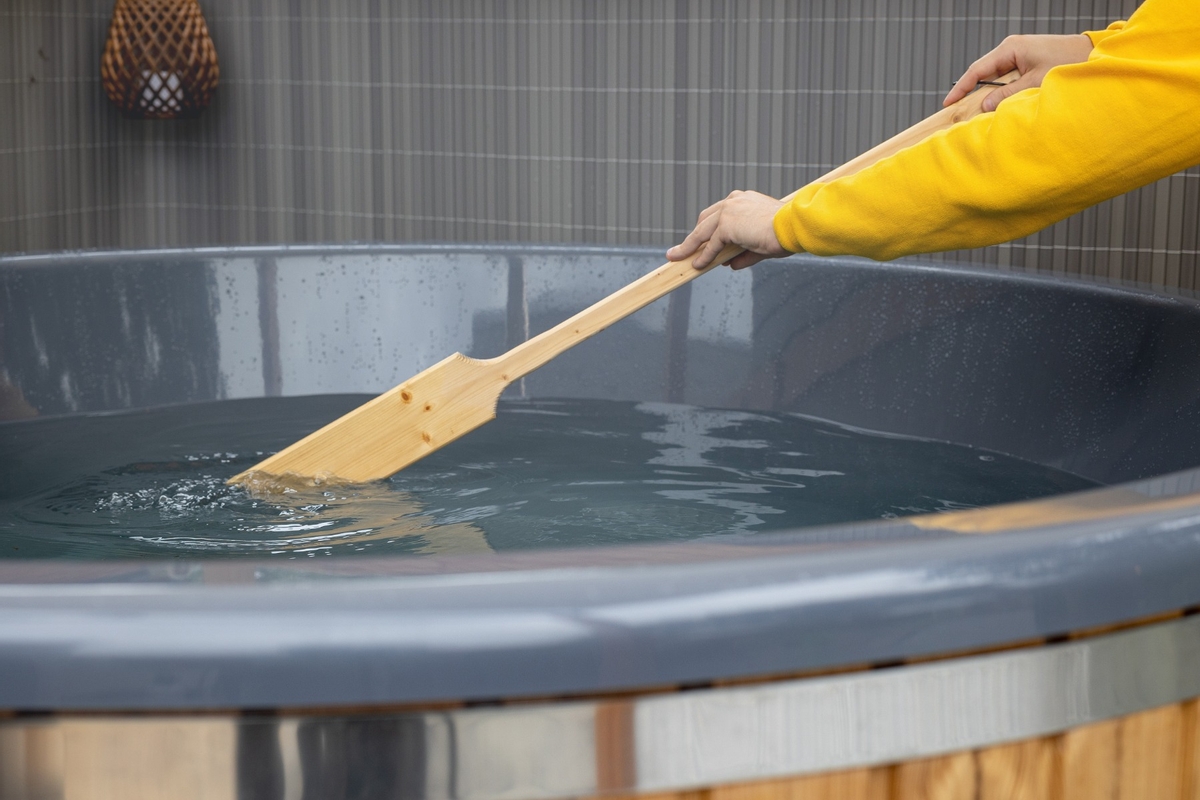 Houtgestookte hottub Extern - ovaal - 2 personen - Wit