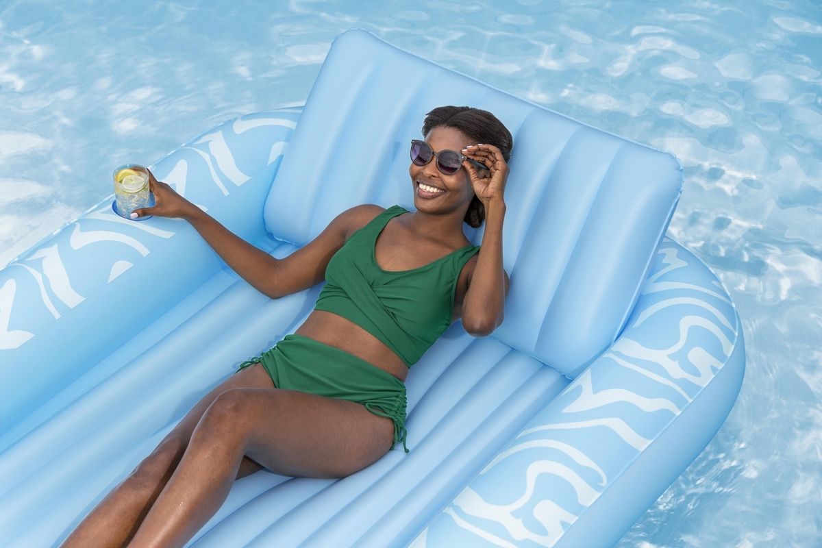 Bestway Sun-Kissed tanning lounge