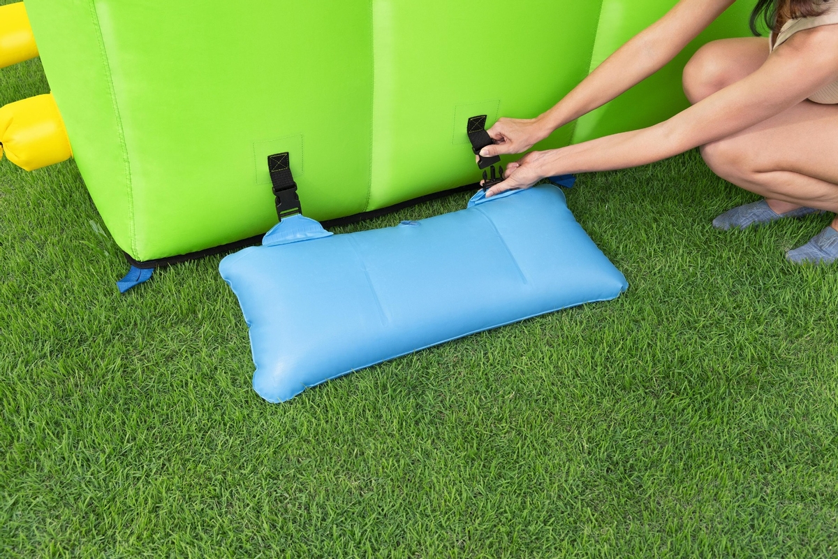 Bestway H2OGO! Mount Splashblast mega waterpark