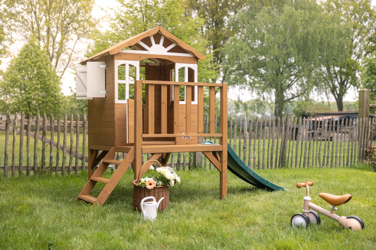 Cub & Co. Queenslander houten speelhuisje met glijbaan