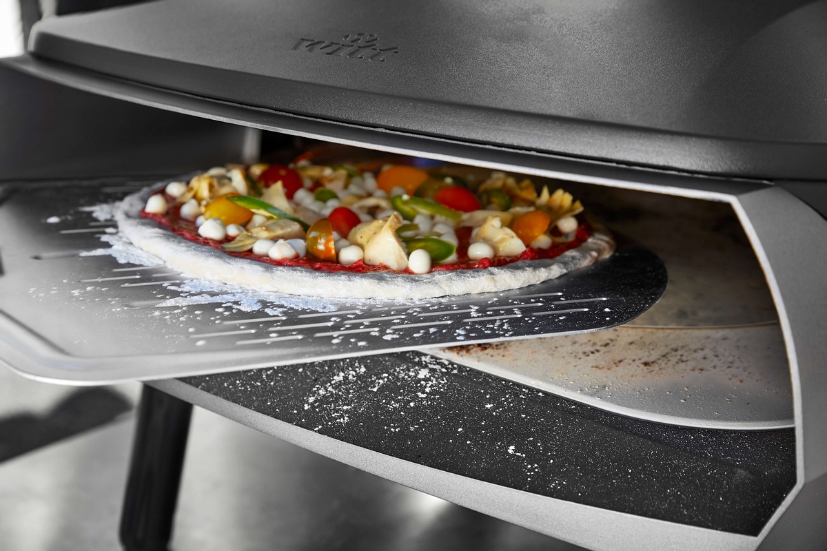 Witt pizzachep met gaten - 12 Inch
