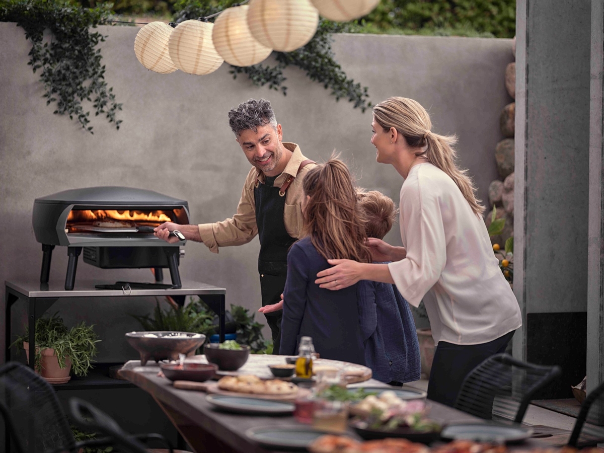 Witt pizzachep met gaten - 14 Inch