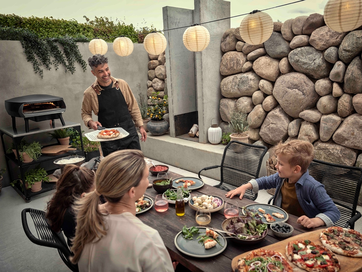 Witt pizzachep met gaten - 14 Inch