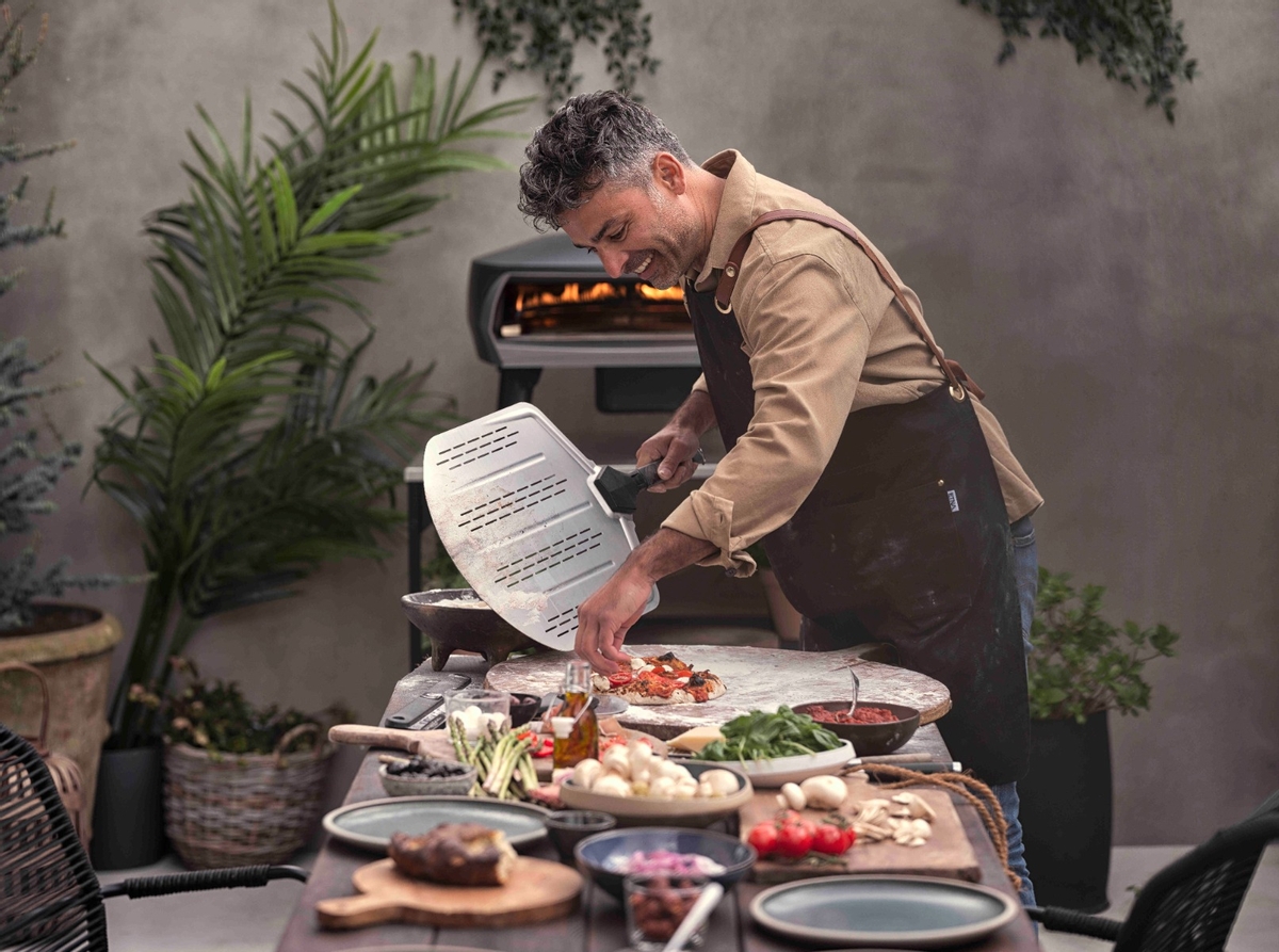 Witt pizzachep met gaten - 14 Inch