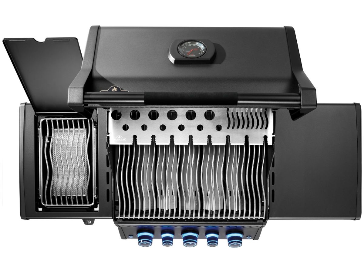 Napoleon Phantom Rogue PRO-S 425 gas bbq  