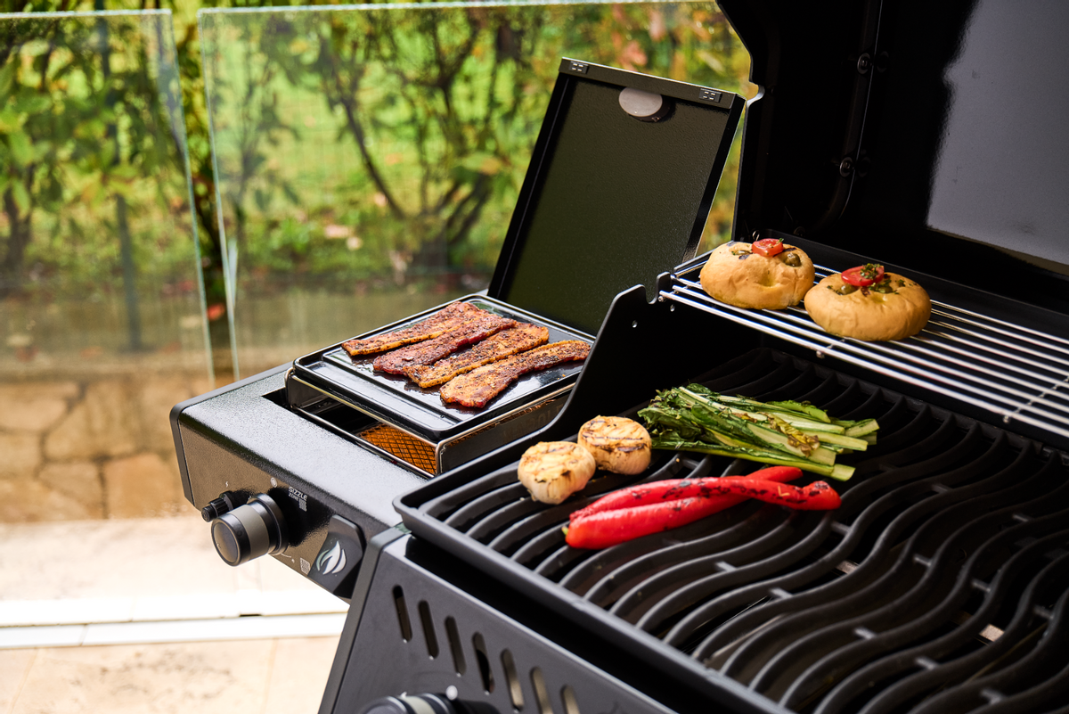 Napoleon Freestyle 365 DSIB gas bbq