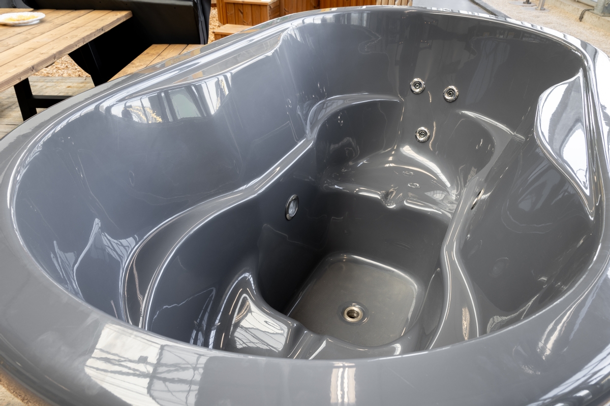 Houtgestookte hottub Intern - ovaal - 2 personen - Grijs