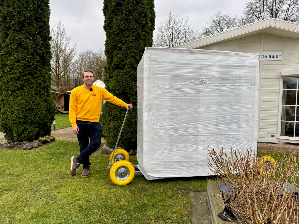 Spa levering in de tuin + installatie