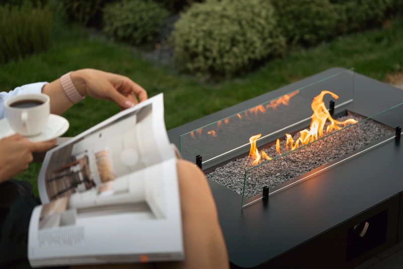 Planika Rio vuurtafel op gas met beschermhoes