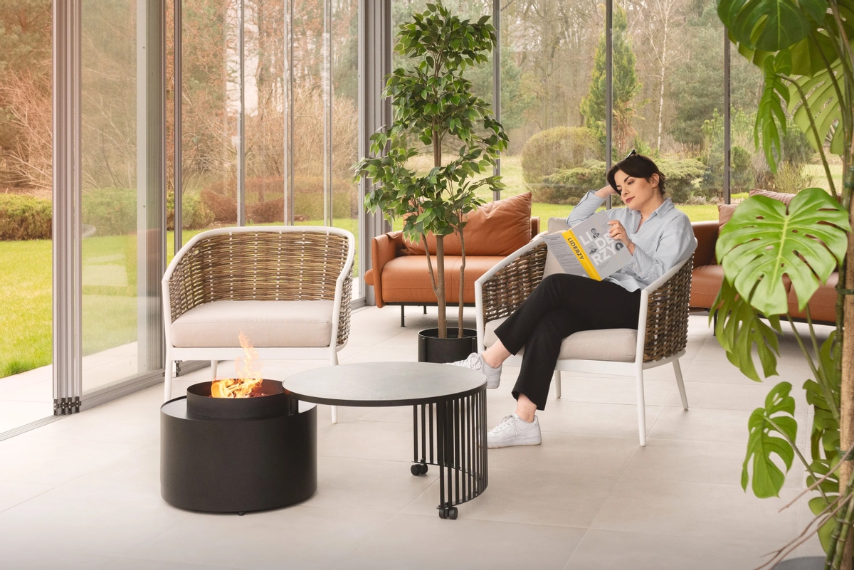 Planika Moon vuurtafel op gas met beschermhoes