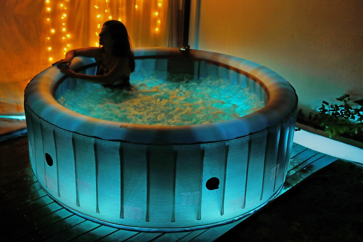 MSpa Starry opblaasbare spa - 6 persoons