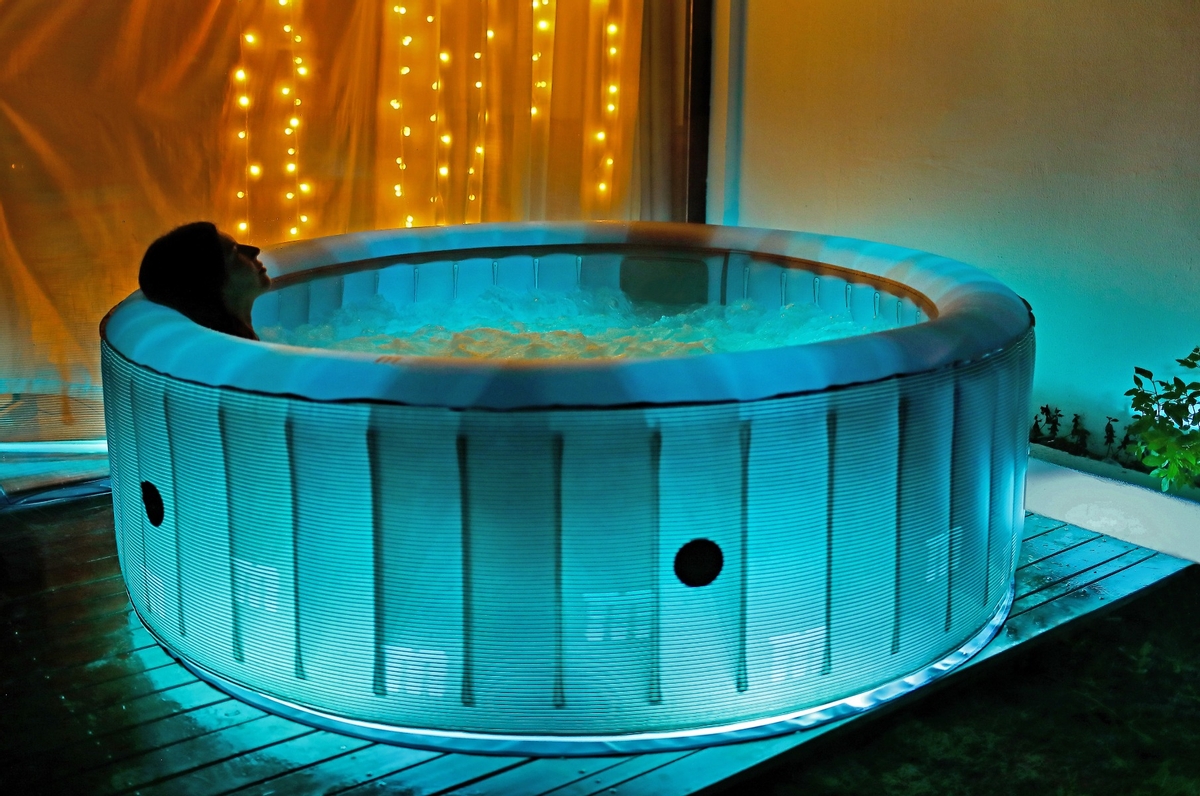 MSpa Starry opblaasbare spa - 6 persoons