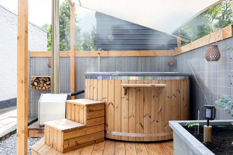 Houtgestookte hottub Extern - 4-6 personen - Grijs