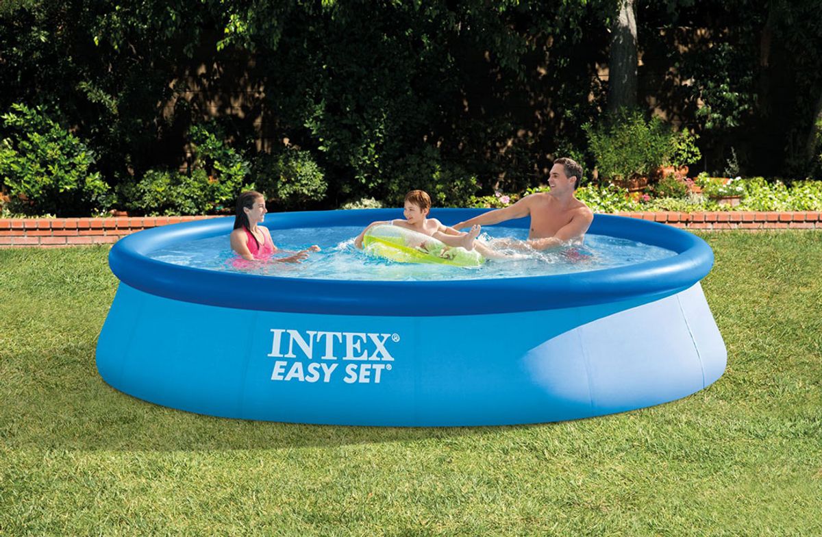 Intex Easy Set Pool - 396 x 84 cm - met filterpomp in tuin