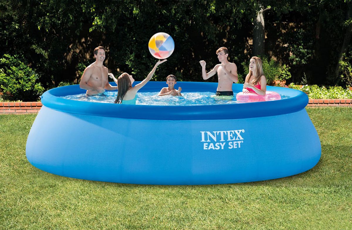 Intex Easy Set Pool - 457 x 107 cm - met filterpomp en accessoires - sfeer