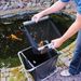 Hozelock Pond Vac vuilwaterfilter legen