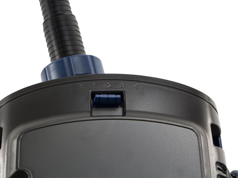 Oase Aquamax Eco Premium 8000 vijverpomp onderkant.