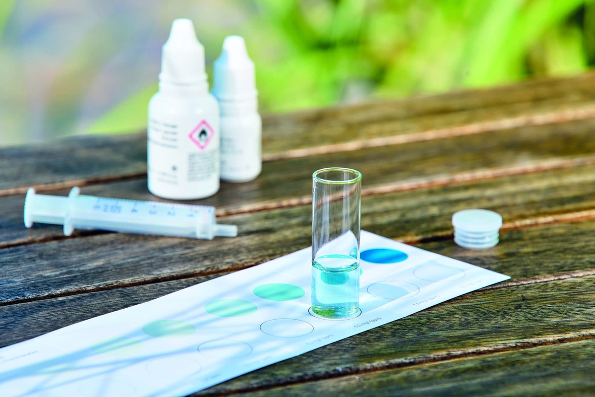 Oase Professionele Wateranalyse testset kleuren vergelijken