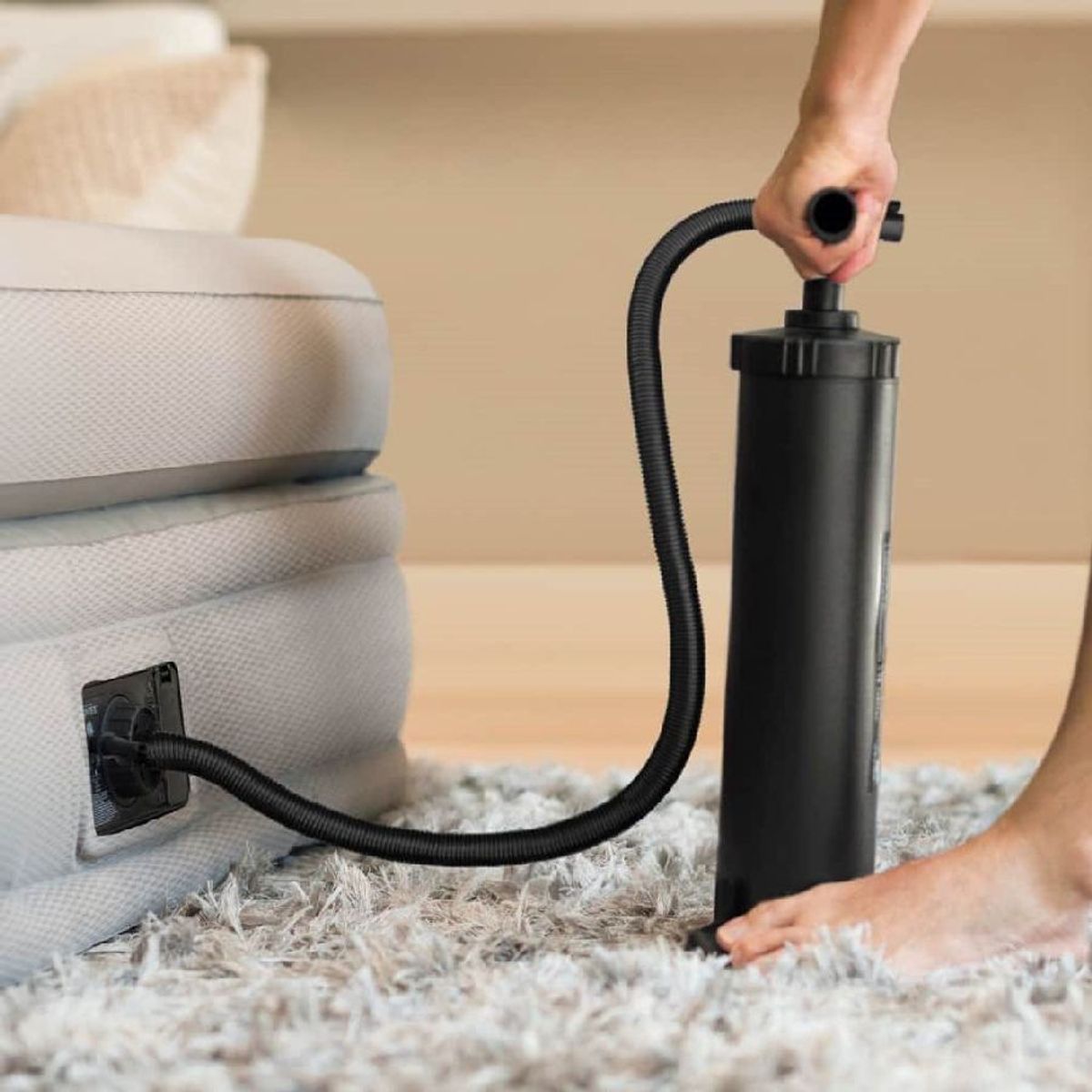 Intex Double Quick III handpomp sfeerbeeld