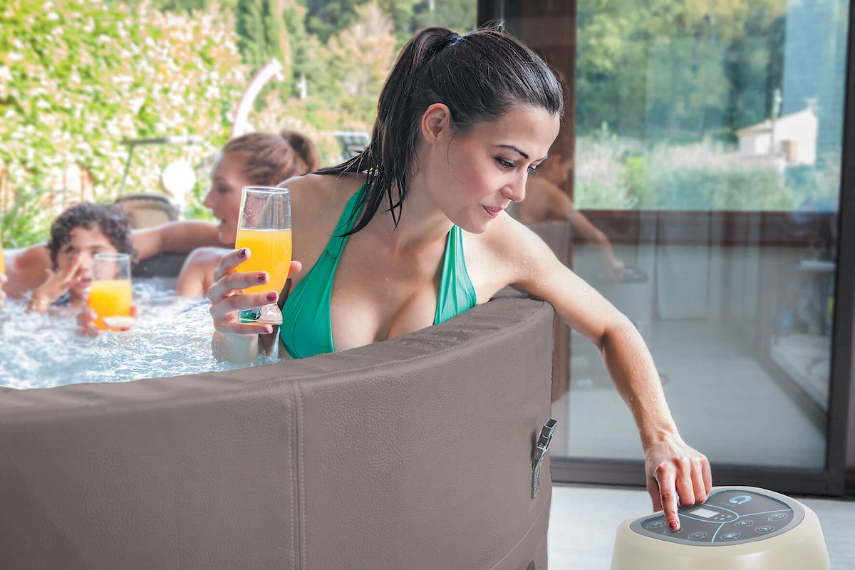 NetSpa Vita Premium opblaas jacuzzi 6 personen sfeershot