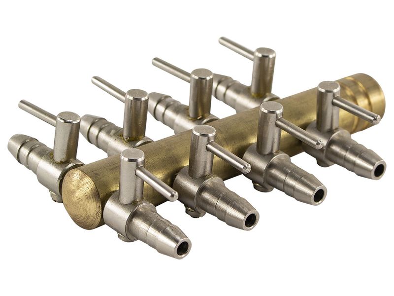 9mm luchtverdeler met kraan - 18mm inlaat - 8 uitgangen